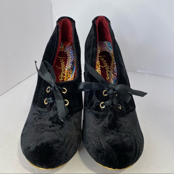 Irregular Choice “JINGLE” black velveteen with resin Santa HEELS size 7 Rare - Picture 2 of 13